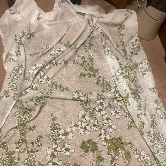 2x Vintage curtain sheers Floral Print in Green and White - Picture 3 of 3